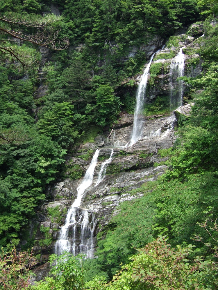 程野の滝（東滝、西滝、権現滝、大樽の滝）                                                    Hodono waterfall